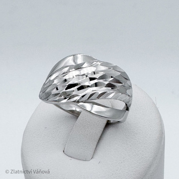 Stříbrný prsten broušený